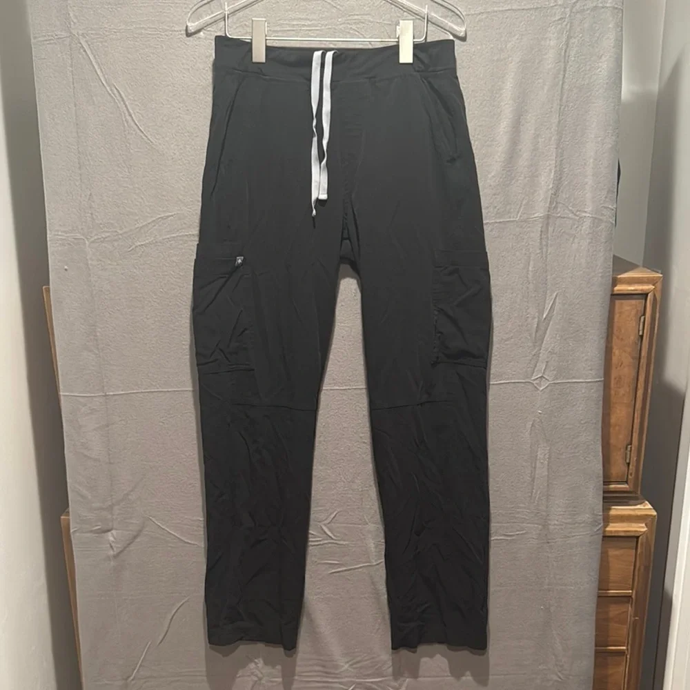 Figs Men's Black Cargo Pants